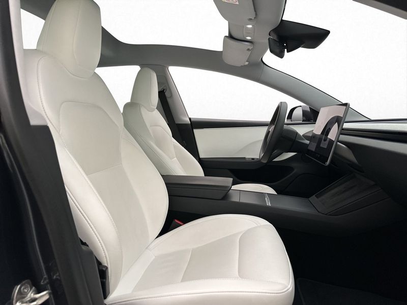Tesla Model 3 bild 32