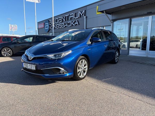 Toyota Auris Hybrid e-CVT Executive, Backkamera, Motorvärmare, Nav - 2016