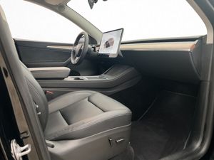 Tesla Model Y bild 32