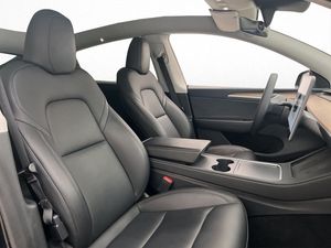 Tesla Model Y bild 31