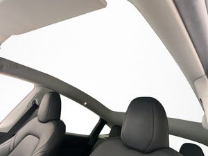 Tesla Model Y bild 11