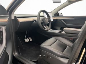 Tesla Model Y bild 10