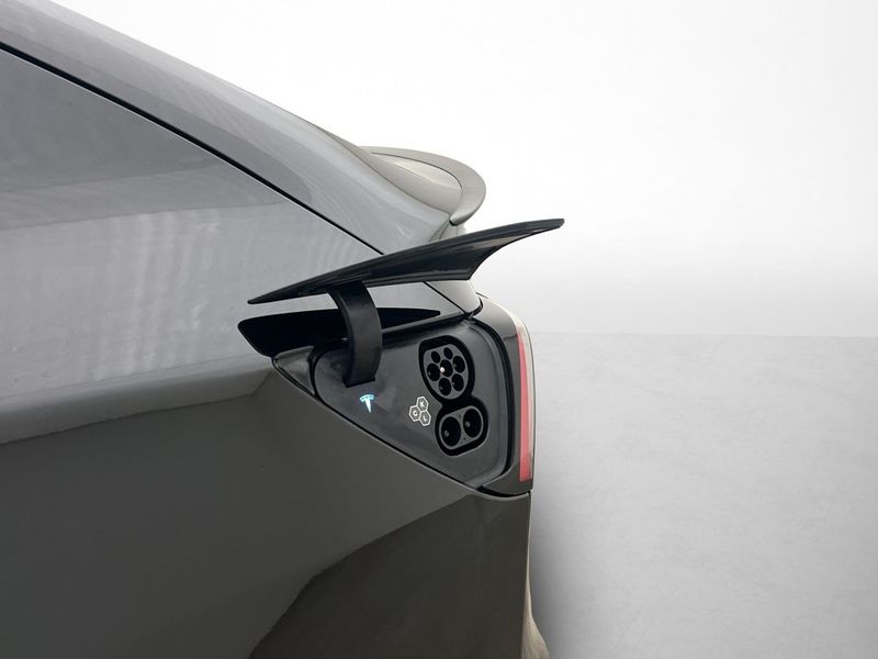 Tesla Model Y bild 37