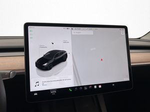 Tesla Model Y bild 16