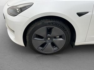 Tesla Model 3 bild 30