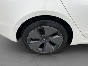 Tesla Model 3 bild 32