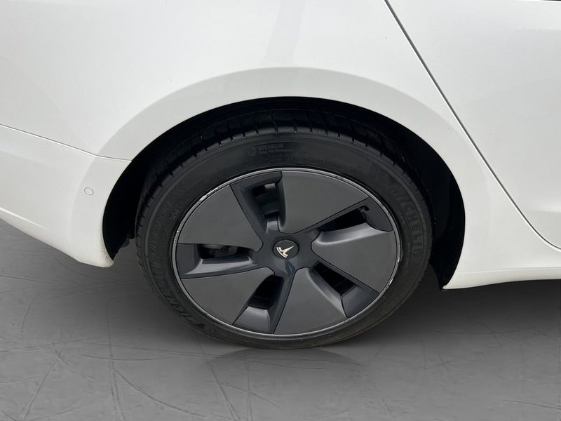 Tesla Model 3 bild 32