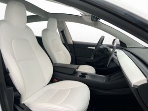 Tesla Model 3 bild 28