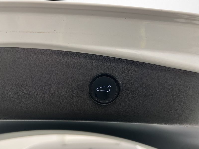 Tesla Model 3 bild 27