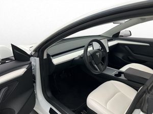 Tesla Model 3 bild 10