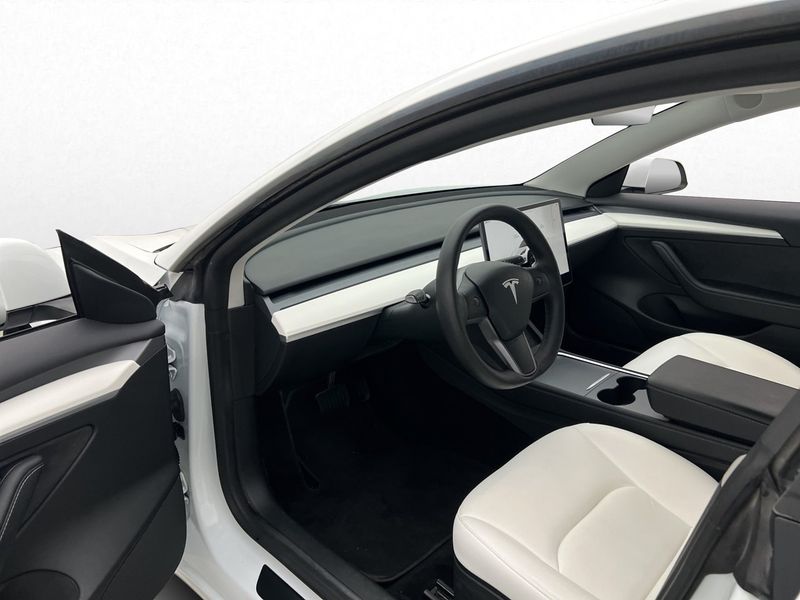 Tesla Model 3 bild 10
