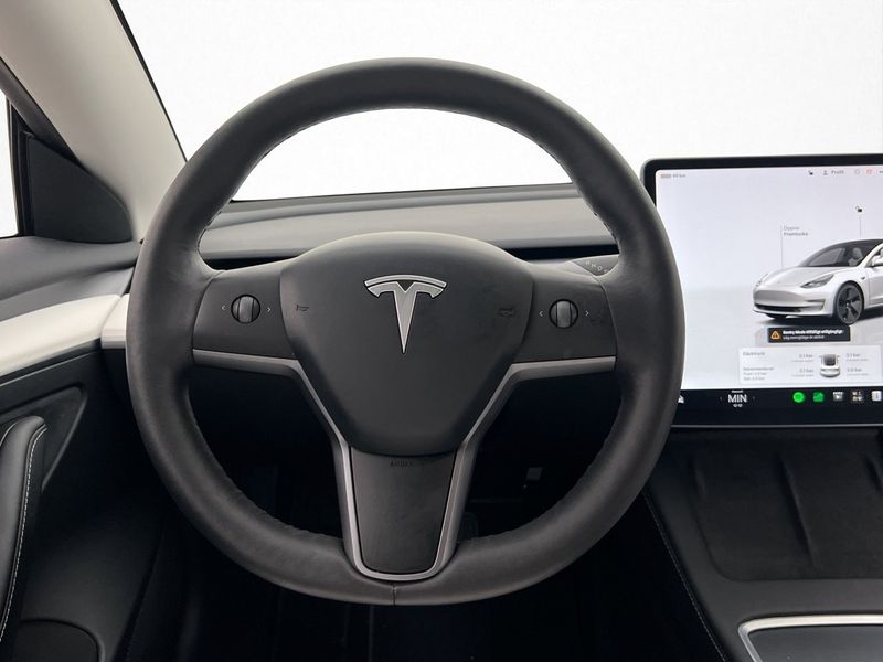 Tesla Model 3 bild 14