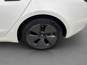 Tesla Model 3 bild 31