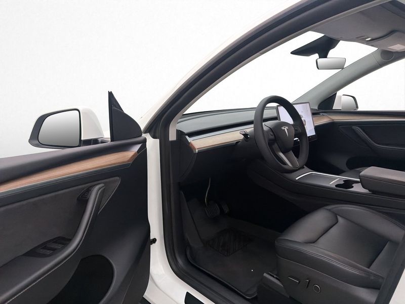 Tesla Model Y bild 12