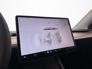 Tesla Model Y bild 23