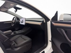 Tesla Model Y bild 29