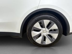 Tesla Model Y bild 31