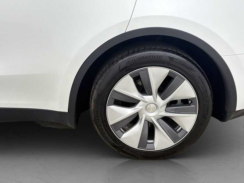 Tesla Model Y bild 31