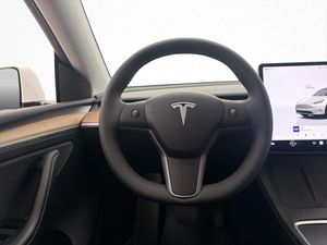 Tesla Model Y bild 16