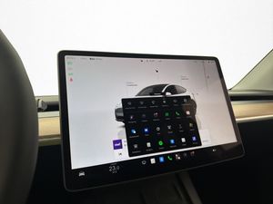 Tesla Model Y bild 26