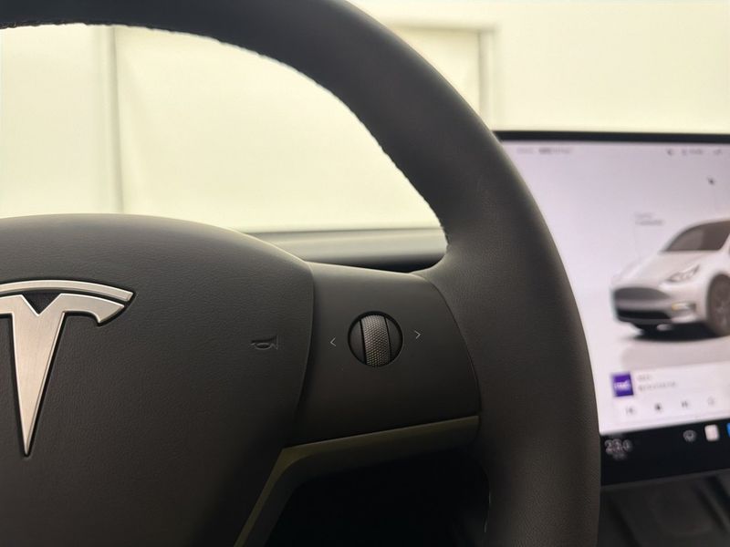 Tesla Model Y bild 18