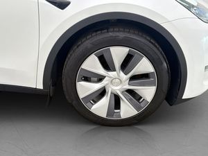 Tesla Model Y bild 33