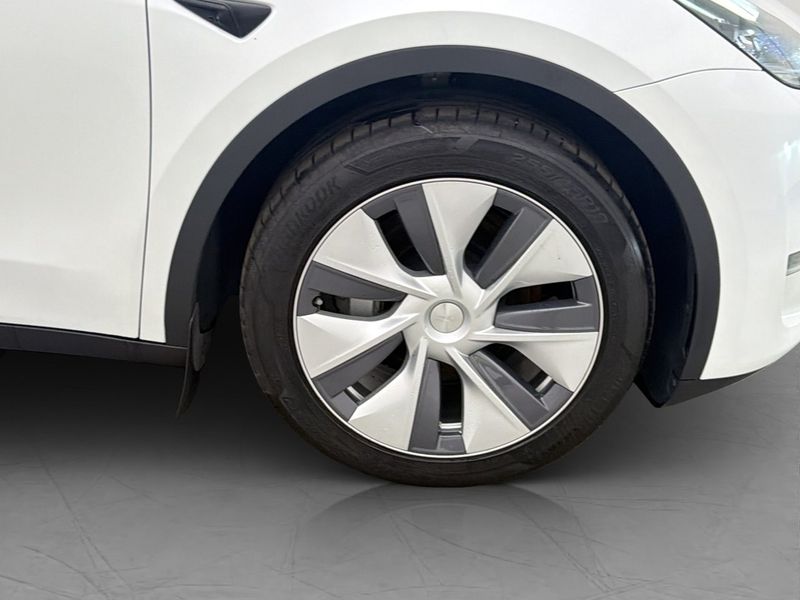 Tesla Model Y bild 33