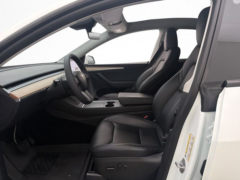 Tesla Model Y bild 13