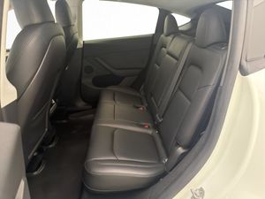 Tesla Model Y bild 27