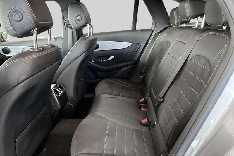 Mercedes GLC300 bild 9