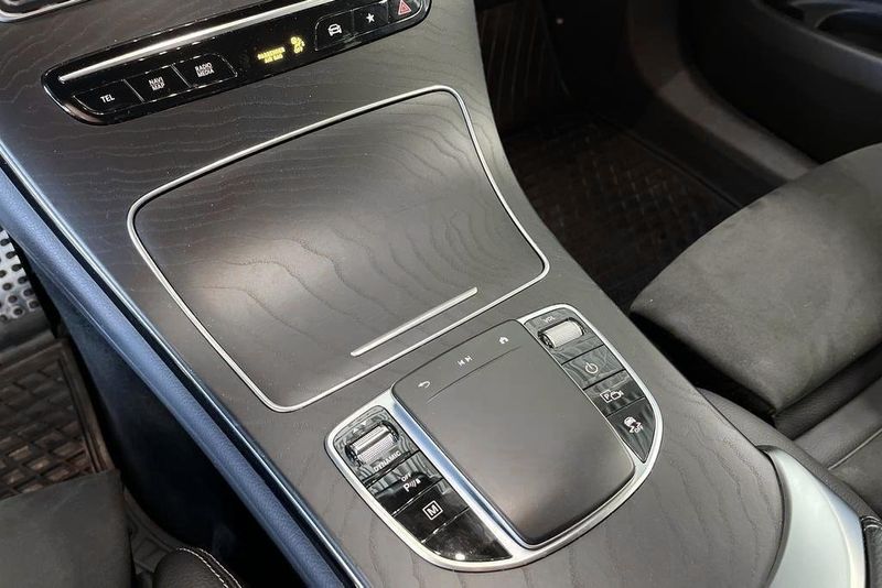 Mercedes GLC300 bild 12