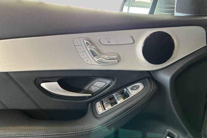 Mercedes GLC300 bild 18
