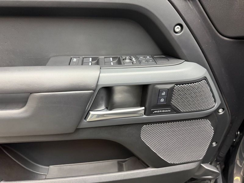 Land Rover Defender bild 8