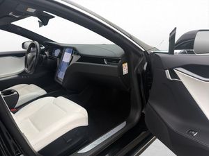 Tesla Model S bild 33