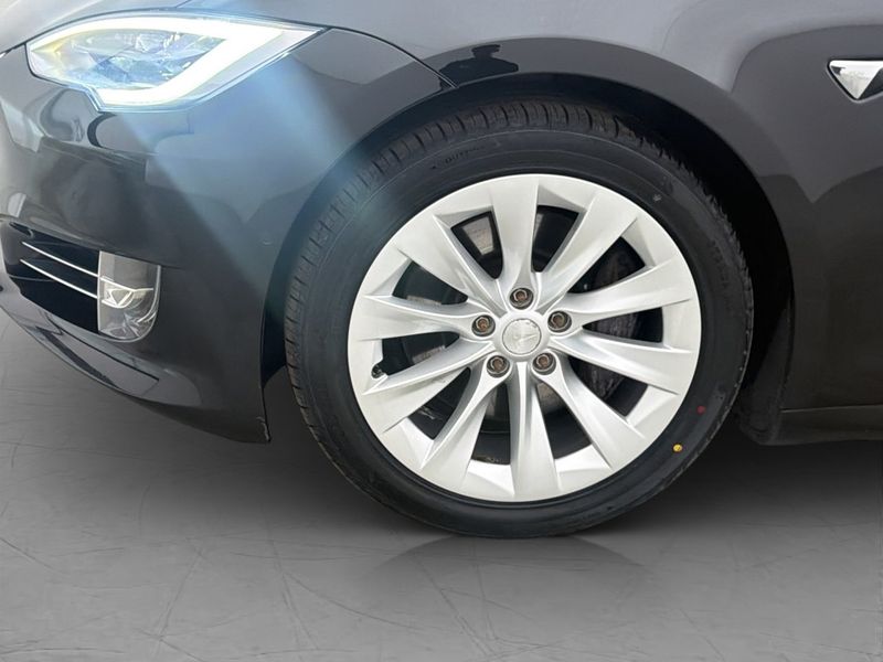 Tesla Model S bild 28