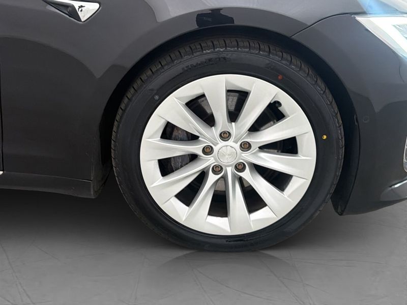 Tesla Model S bild 31