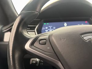 Tesla Model S bild 23