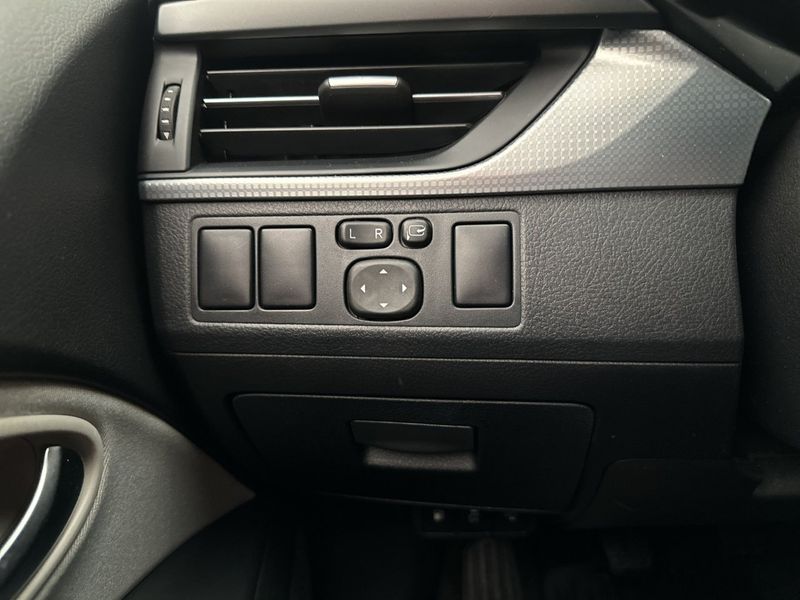 Toyota Avensis bild 21