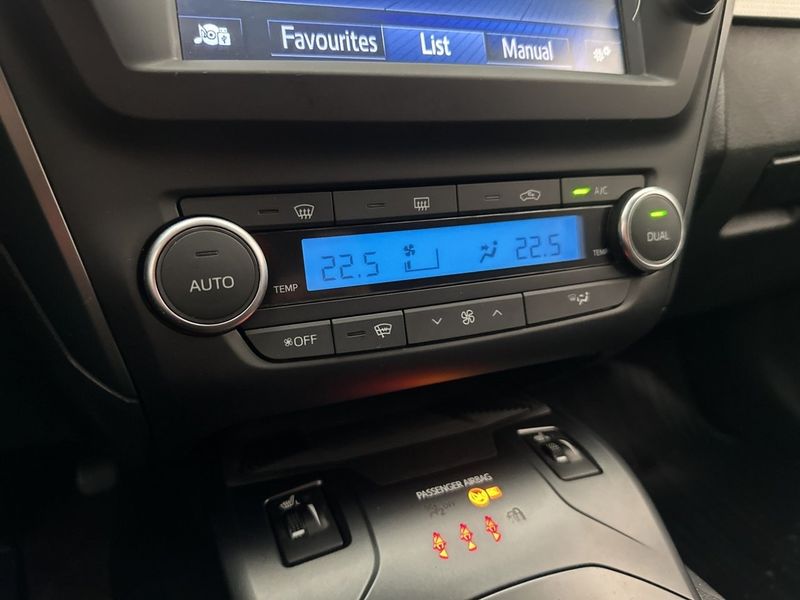 Toyota Avensis bild 14