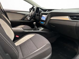 Toyota Avensis bild 11