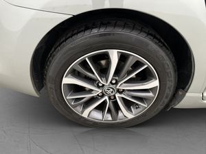 Toyota Avensis bild 24