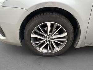 Toyota Avensis bild 22