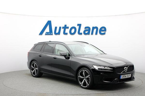 Volvo V60 Recharge T8 AWD Plus Dark, B-kamera, Skinn, Drag 456hk - 2023