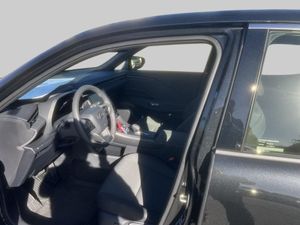 Lexus LBX bild 6
