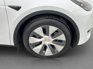 Tesla Model Y bild 35