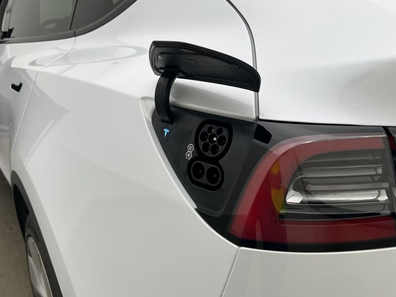 Tesla Model Y bild 31
