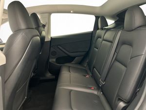 Tesla Model Y bild 14