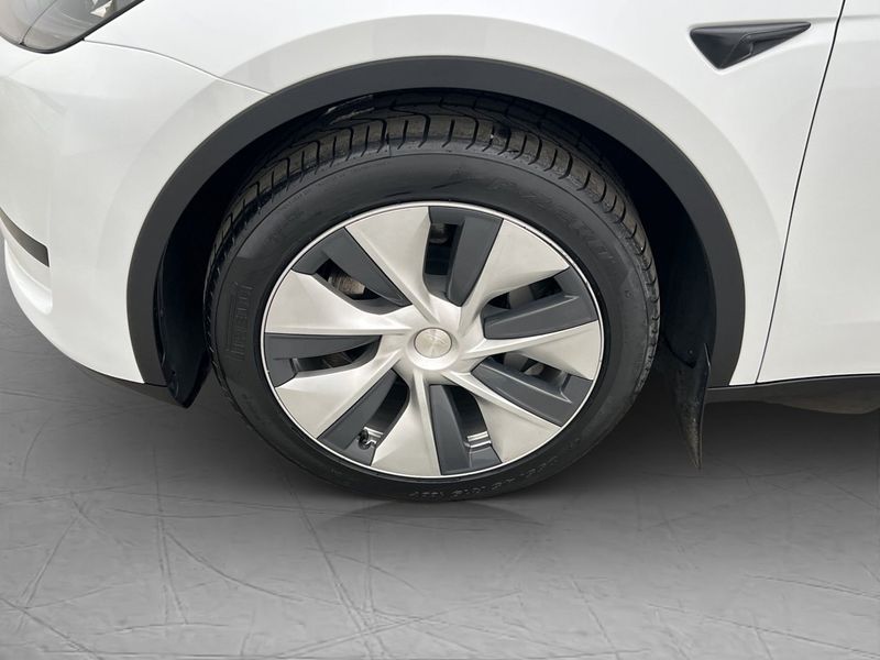 Tesla Model Y bild 32