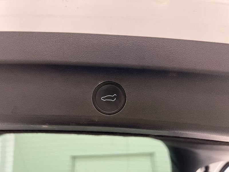 Tesla Model Y bild 11