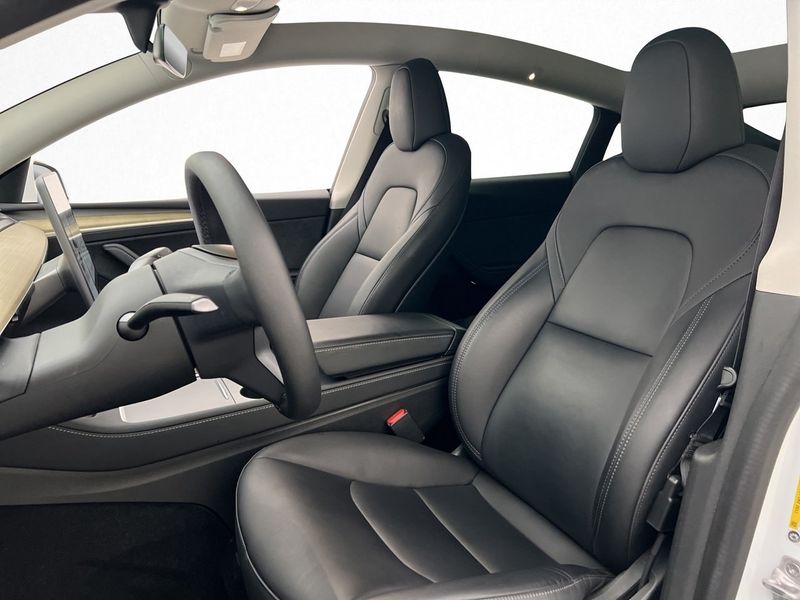 Tesla Model Y bild 17